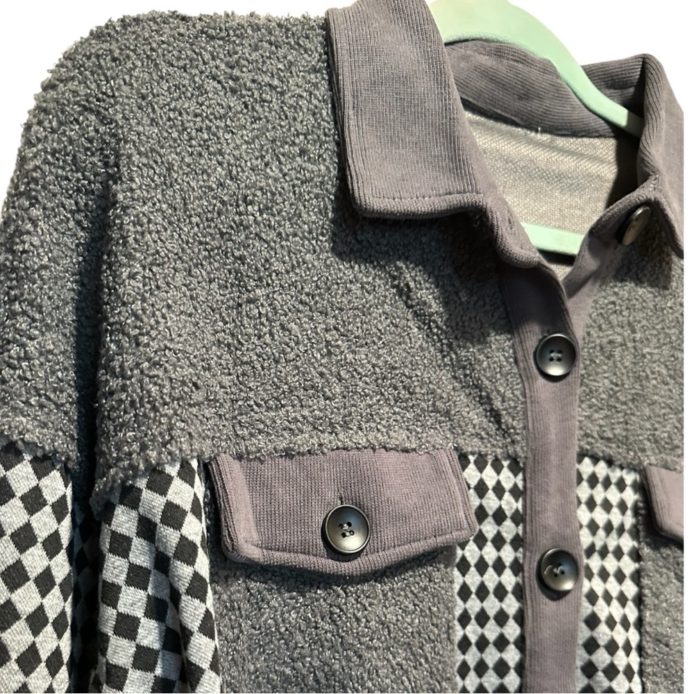 Gray Houndstooth Button-Up Shirt Shacket Size L - image 3